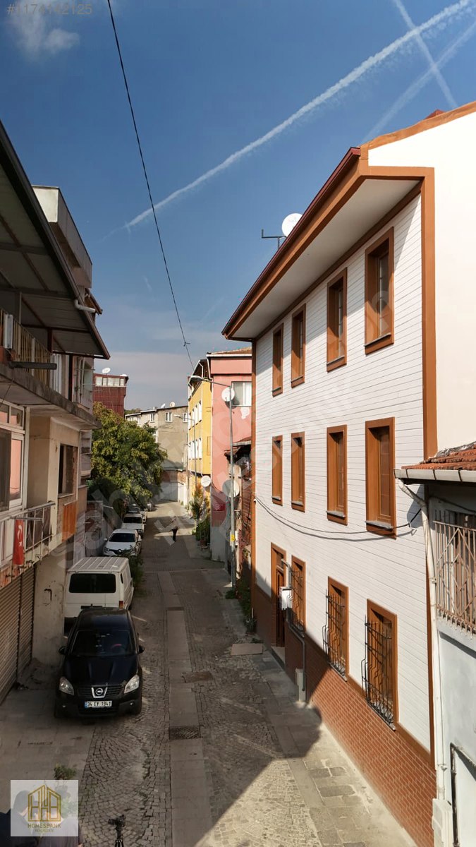 EYÜP SULTAN'DA EMSALSİZ 4 KATLI ASANSÖRLÜ İSKANLI SIFIR BİNA